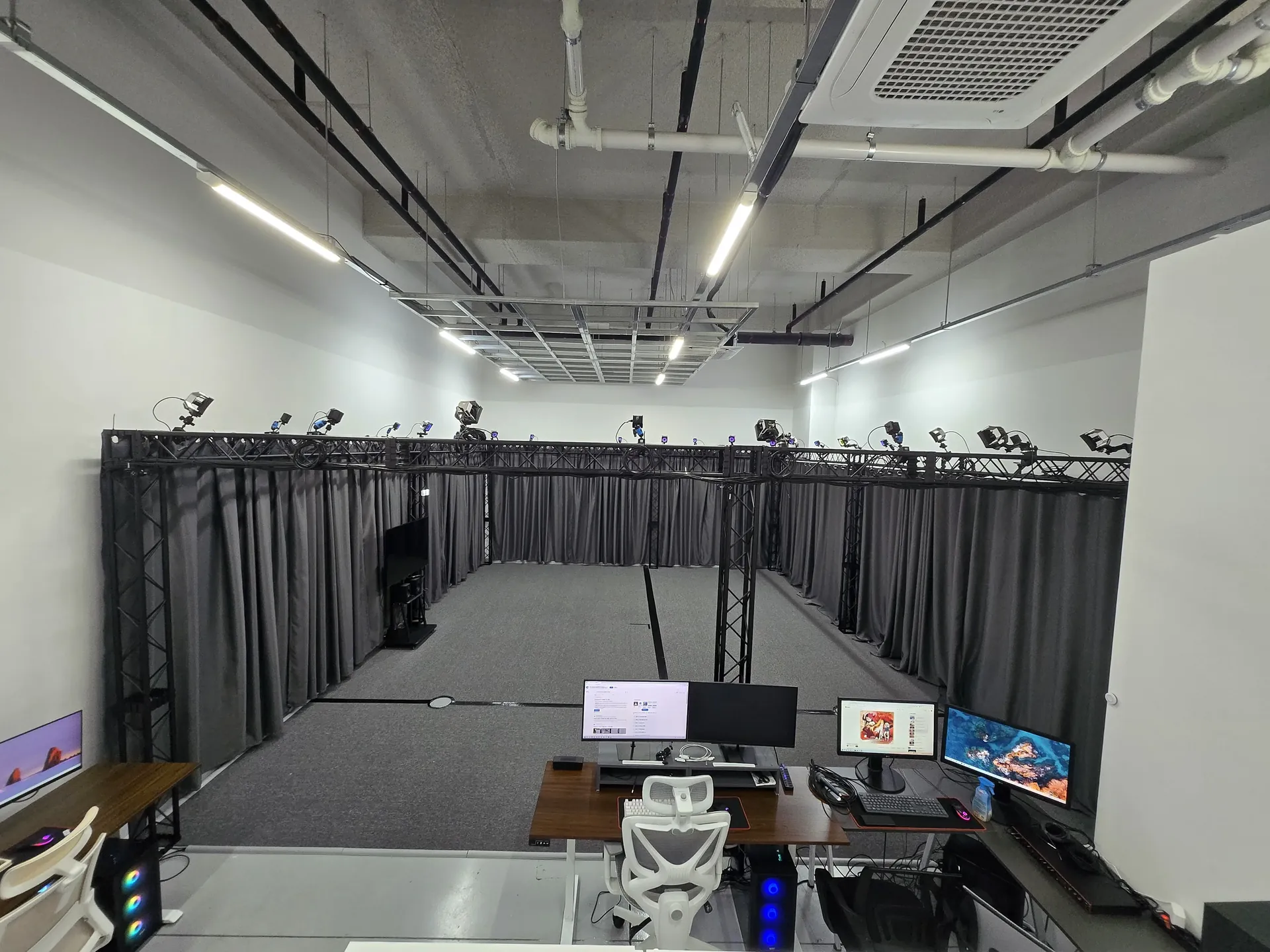 넓은 모션캡쳐 공간